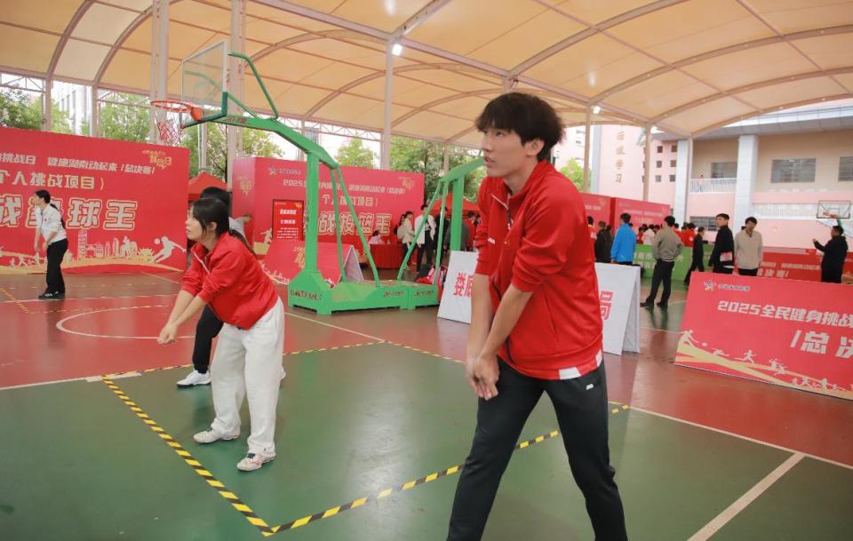 新动力, 经过一天的, 到社区广场 新动力, 经过一天的, 到社区广场