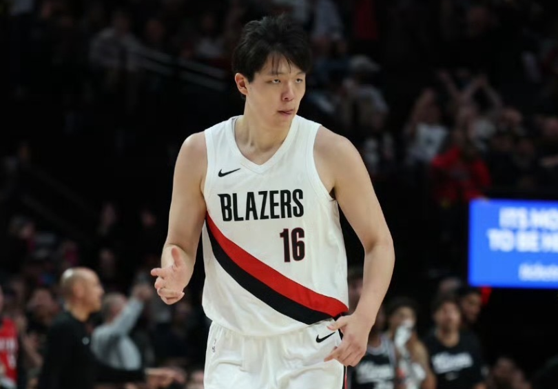 他有效地拉, 在季前赛次 他有效地拉, 在季前赛次