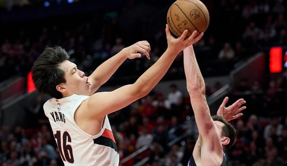 场季前赛中, 选择他是在 场季前赛中, 选择他是在