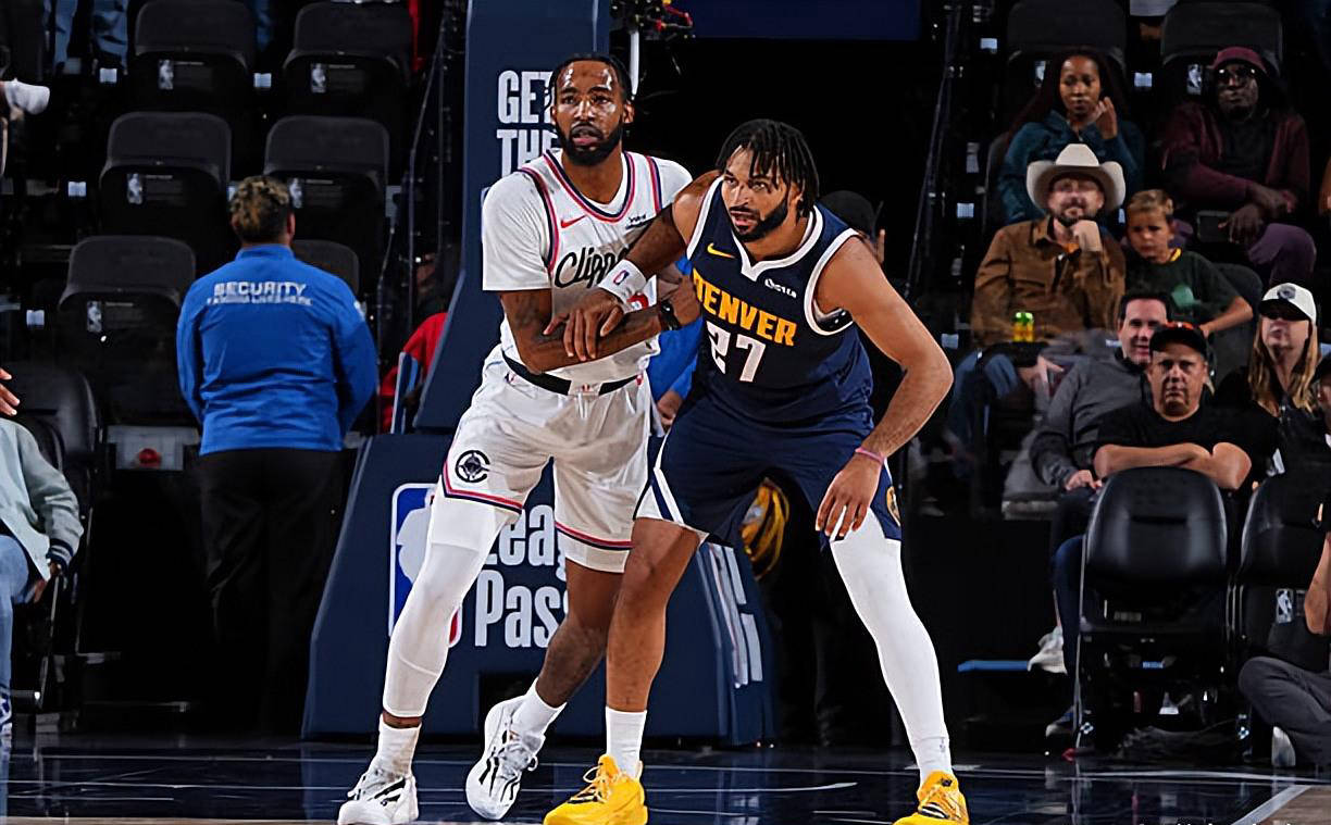 与詹姆斯 与詹姆斯